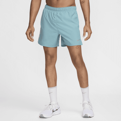 Shorts de correr Dri-FIT de 13 cm con forro de ropa interior para hombre Nike Challenger