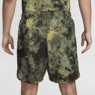 Shorts de fitness Dri-FIT de 18 cm sin forro para hombre Nike Totality Camo