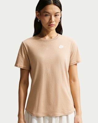 Женская футболка Nike Sportswear Club Essentials