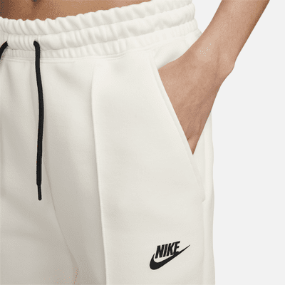 Nike Sportswear Tech Fleece Jogger de talle medio - Mujer