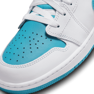 Air Jordan 1 Low Older Kids' Shoes. Nike AT