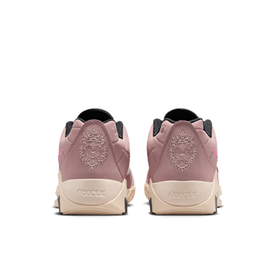 LeBron Witness IX EP Basketball Shoes