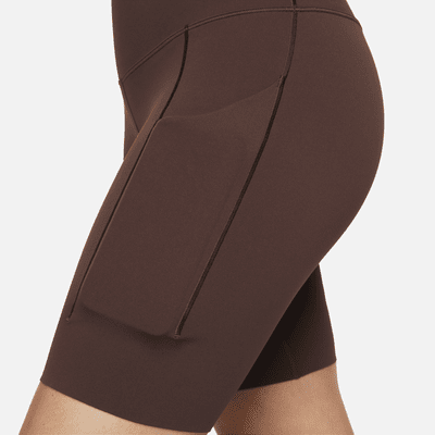 Shorts de ciclismo de 20 cm y tiro medio de media sujeción para mujer Nike Universa con bolsillos