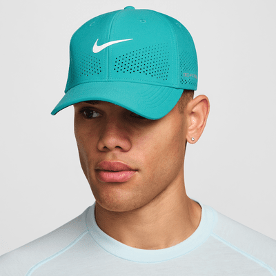 Gorra SwooshFlex estructurada Nike Dri-FIT ADV Rise