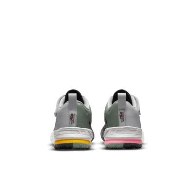 Calzado para niños talla pequeña LeBron 18 Low 'Bugs vs Marvin'