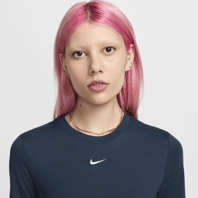 Playera slim cropped para mujer Nike Sportswear Essential