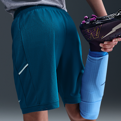 Shorts de fútbol Nike Dri-FIT para niños talla grande Kylian Mbappé Academy