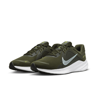 Tenis de correr en pavimento para hombre Nike Quest 5