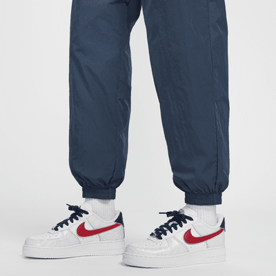 Nike Sportswear Essential Women's Mid-Rise Oversized Woven Joggers