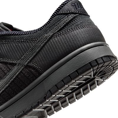 รองเท้าผู้ชาย Nike Dunk Low Retro Premium