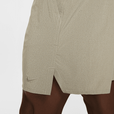 Shorts versatili Dri-FIT non foderati 18 cm Nike Unlimited – Uomo