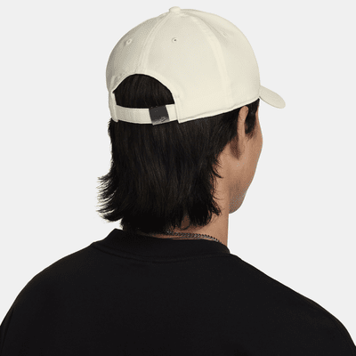 Nike Dri-FIT Club Structured Metal Logo Cap