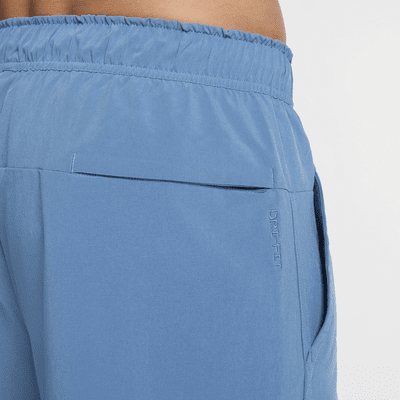 Shorts versátiles sin forro Dri-FIT de 18 cm para hombre Nike Unlimited