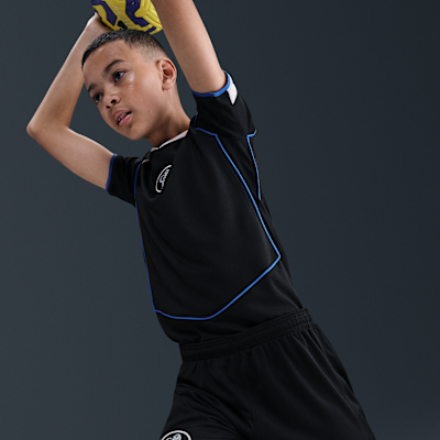 Chelsea F.C. 2025/26 Stadium Third Older Kids' Nike Dri-FIT Total 90 Football Replica Shorts