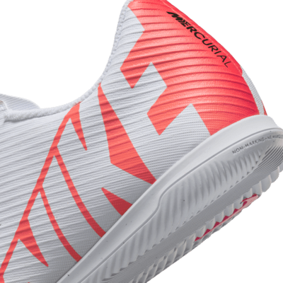 Nike Mercurial Vapor 15 Club Indoor/Court Low-Top Soccer Shoes