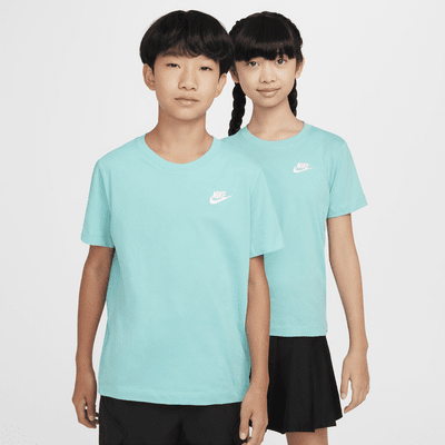 Playera para niños talla grande Nike Sportswear