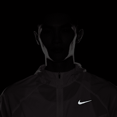 เสื้อแจ็คเก็ตวิ่งผู้ชาย Repel UV Nike Stride