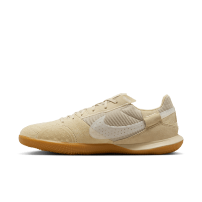 Tacos de fútbol de corte low Nike Streetgato