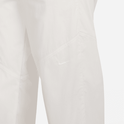 Nike Sportswear Essential Women's Woven High-Waisted Trousers