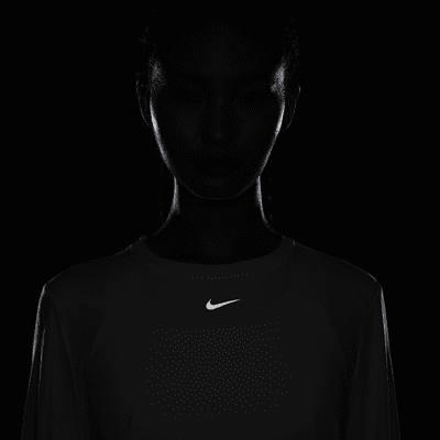 เสื้อแขนยาวผู้หญิง Dri-FIT Nike One Classic