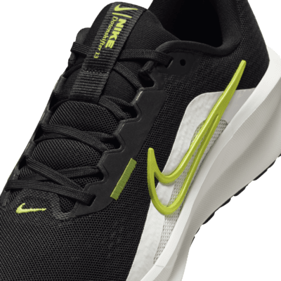 Γυναικεία παπούτσια για τρέξιμο σε δρόμο Nike Downshifter 13