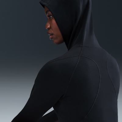 Playera de manga larga Dri-FIT de ajuste slim con gorro para mujer Nike Universa