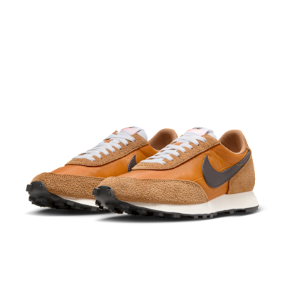 รองเท้าผู้ชาย Nike Daybreak SP