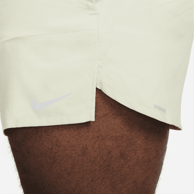 Shorts de correr Dri-FIT de 13 cm con forro de ropa interior para hombre Nike Stride