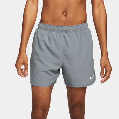 Shorts de correr Dri-FIT de 13 cm con forro de ropa interior para hombre Nike Challenger