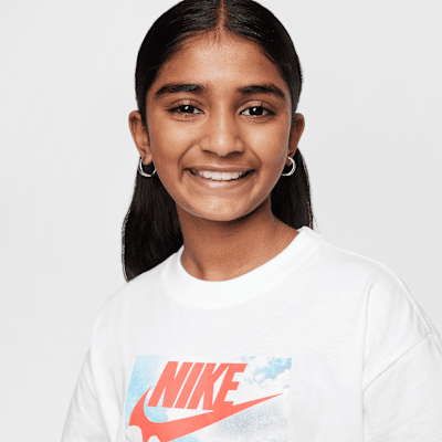 Nike Sportswear Big Kids' (Girls') T-Shirt