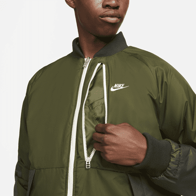 Chamarra tipo bomber reversible para hombre Nike Sportswear Therma-FIT Legacy