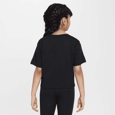 Playera de corte cuadrado para niños talla pequeña Nike Club