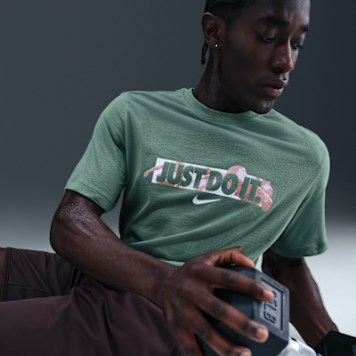 Nike Men's T-Shirt