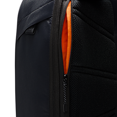 Nike Sportswear Commute 系列