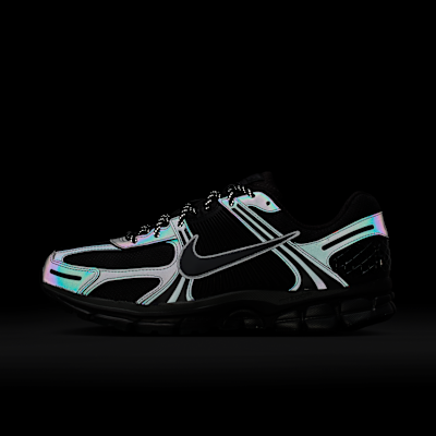 Nike Zoom Vomero 5 SE Men's Shoes With Reflective Design Accents