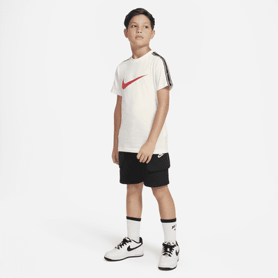 Nike Sportswear Repeat Big Kids' (Boys') T-Shirt