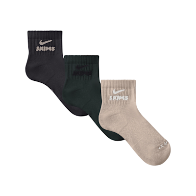 NikeSKIMS Women's Dri-FIT Quarter Socks (3 Pairs)