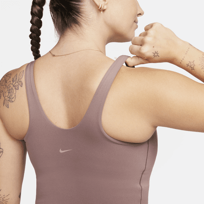 Camiseta de tirantes con bra deportivo de sujeción media con almohadillas para mujer Nike Alate