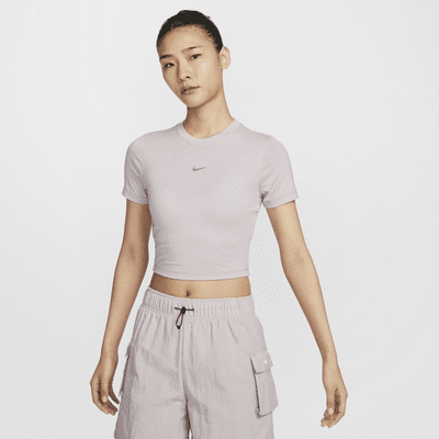 Nike Sportswear 女款合身短版 T 恤