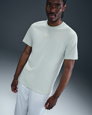 Женская футболка Nike Sportswear