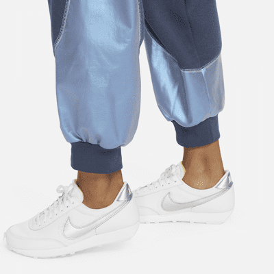 Pantalones de entrenamiento de tejido Fleece con gráficos para mujer Nike Sportswear