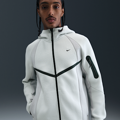 Nike Tech