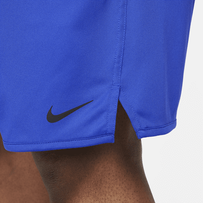 Shorts versátiles sin forro Dri-FIT de 18 cm para hombre Nike Totality