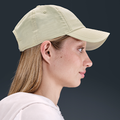 Casquette sans structure avec Swoosh métallique Nike Dri-FIT Club