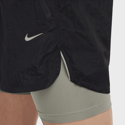 Nike Stride Running Division 男款 Dri-FIT 5" Dri-FIT 抗水二合一跑步短褲