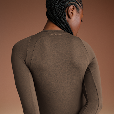 Playera de cuello redondo de manga larga para mujer NikeSKIMS Airy
