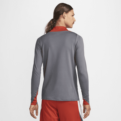 Playera de entrenamiento de fútbol Dri-FIT de medio cierre para hombre Nike Strike