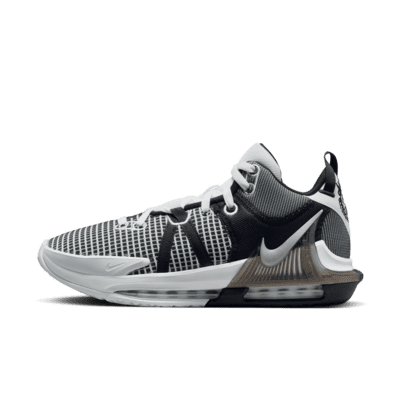 LeBron Witness 7 EP Basketball Shoes. Nike JP
