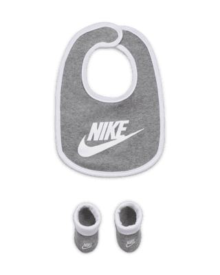 Детские ботинки Nike Baby (0-6M) Bib and Booties Set