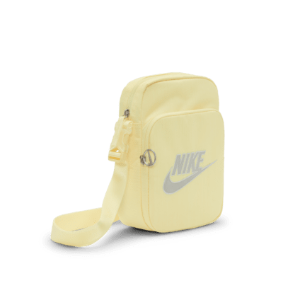 Nike Heritage Crossbody Bag (4L). Nike JP